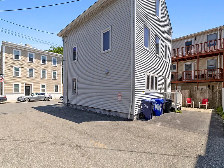 169 W 9th St — Photo 22