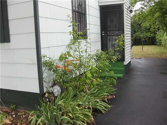 3rd image of 183 Weston Ave