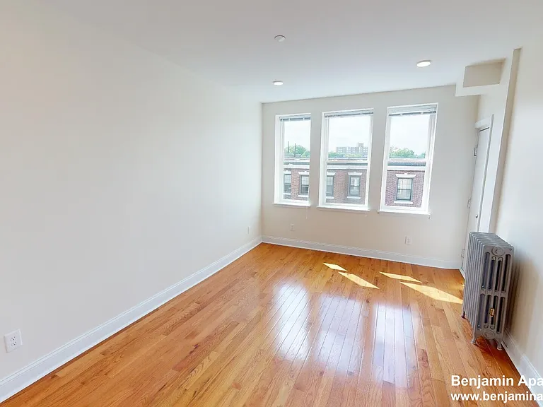 123 Sutherland Rd #L2 — Photo 4