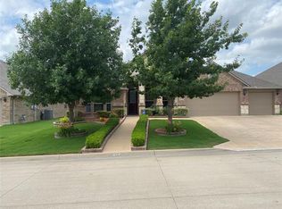 2717 Los Gatos Ln, Fort Worth, TX 76131