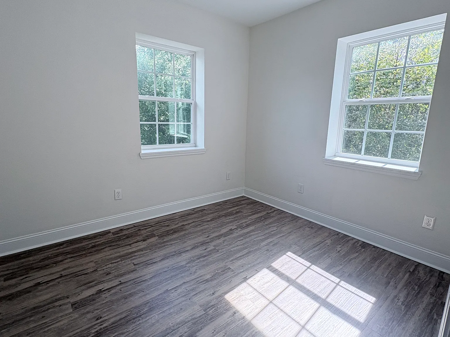 2 bed, 1000 sqft, $1,100 — Photo 2
