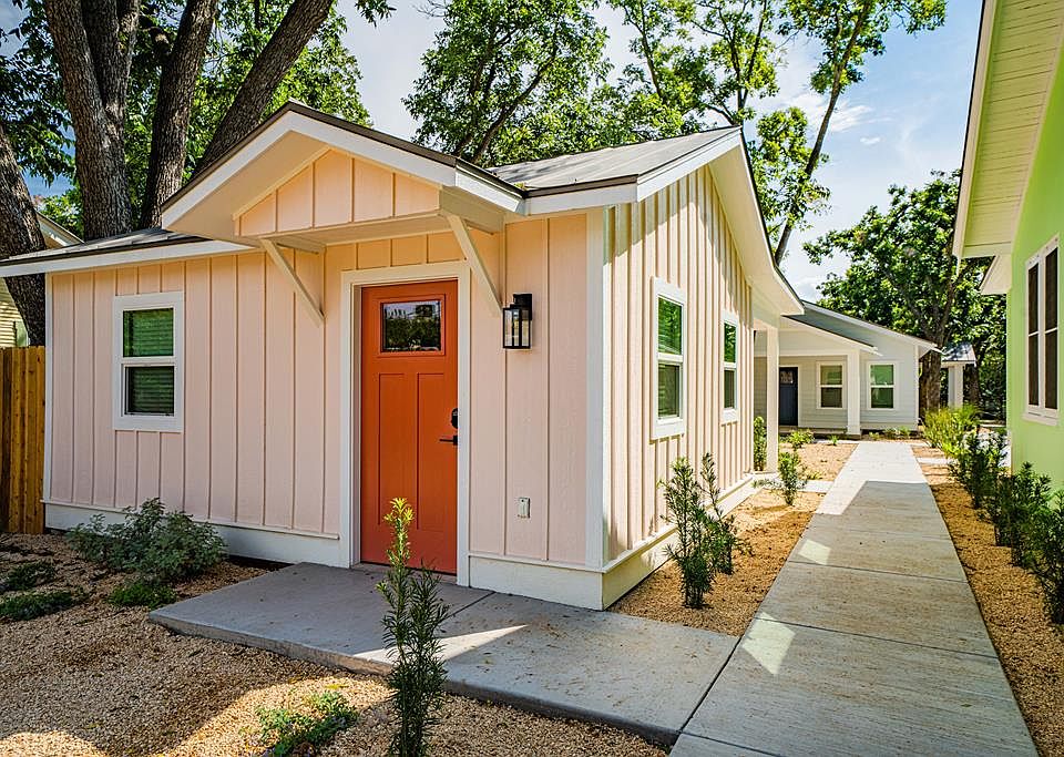 215 Mistletoe St, Fredericksburg, TX 78624 Zillow