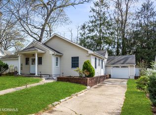 185 Pinecrest Rd, Oakhurst, NJ 07755