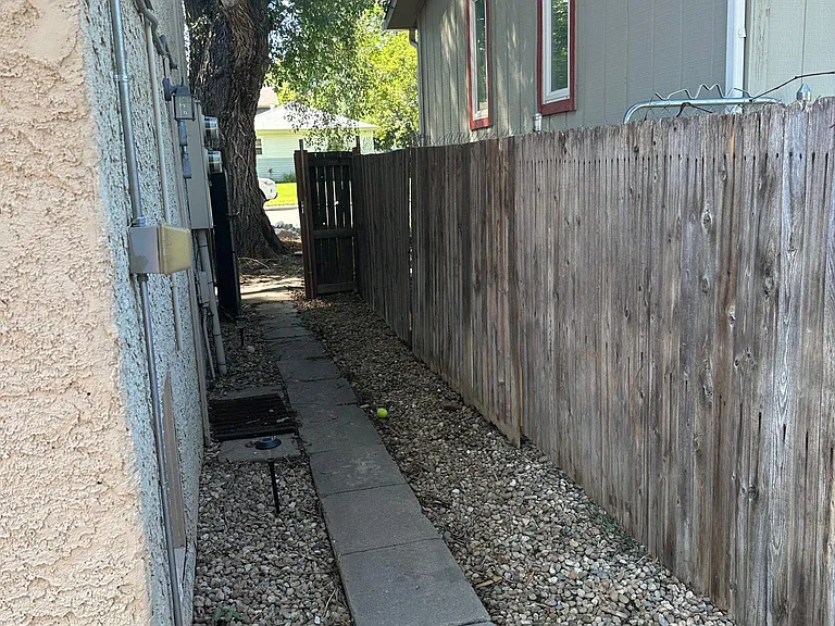 Path from the unit to the backyard