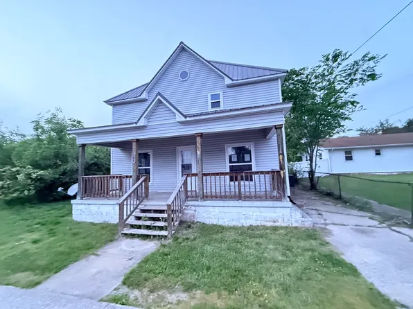 208 W Oak St, Carrier Mills, IL 62917