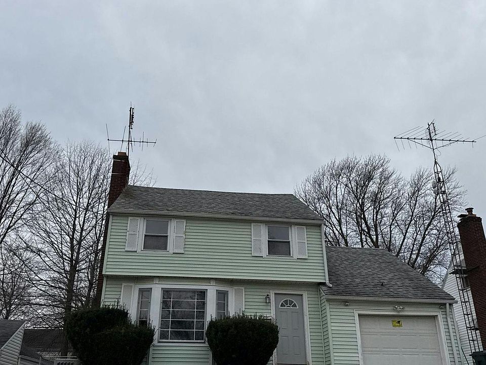 1st image of 2415 Snyder Ave NE