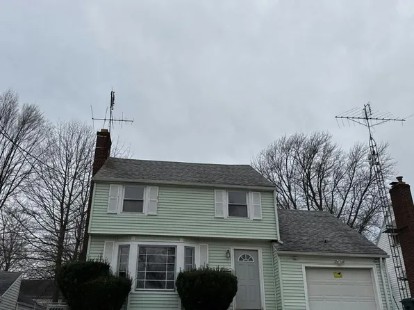 2415 Snyder Ave NE, Canton, OH 44714