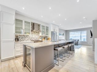 418 S 13th Ave NE, Calgary, AB T2E 1C2