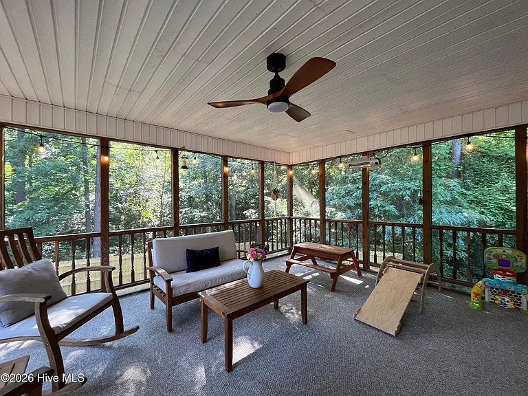 2400 Longleaf Dr W — Photo 31