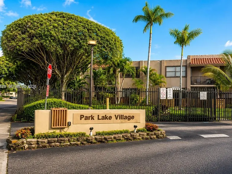 280 W Park Dr #106 — Photo 1