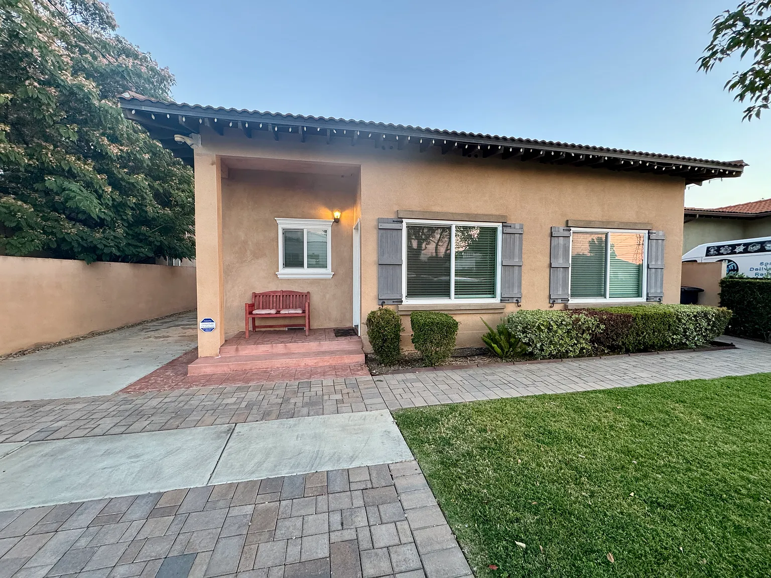 4 bed, 1280 sqft, $4,250 — Photo 1