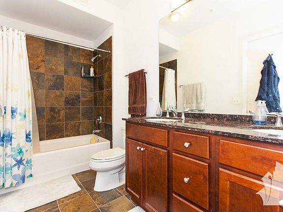 4th image of 565 W Quincy St Unit 917W