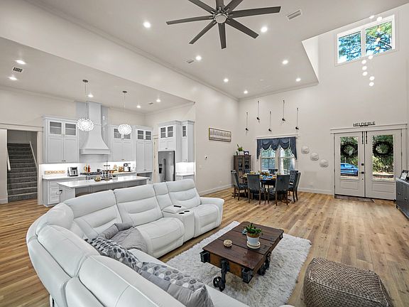 5th image of 279 Smith Dr