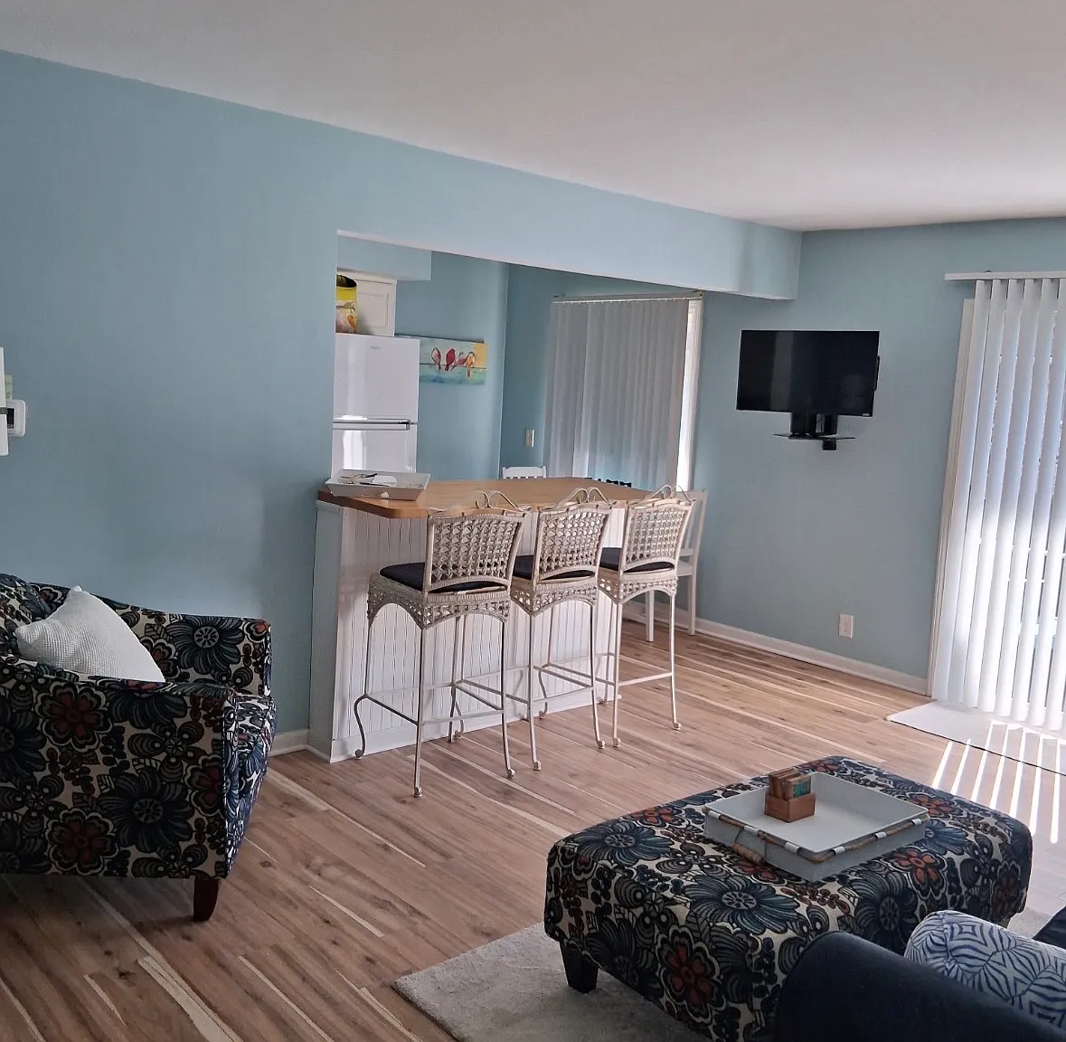 1 bed, 700 sqft, $1,295 — Photo 1
