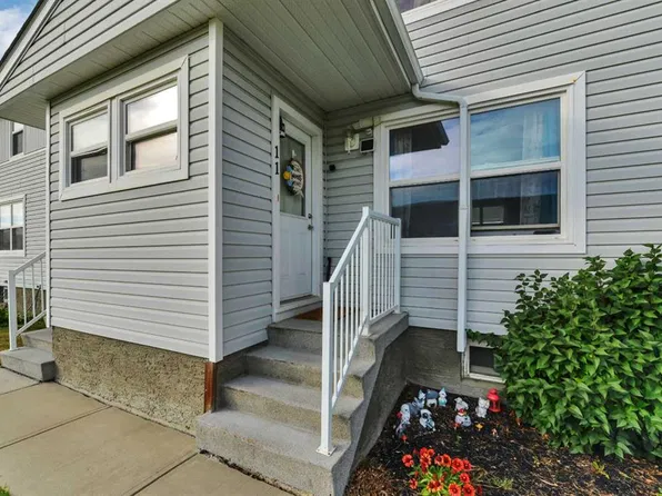 11 S Poplar Cres, Red Deer County, AB T4S 1V3