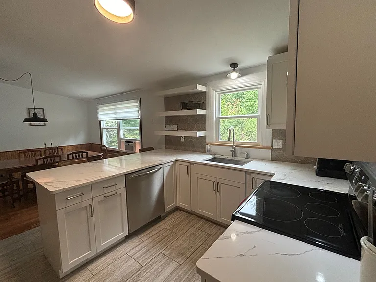 8 Black Point Rd — Photo 11