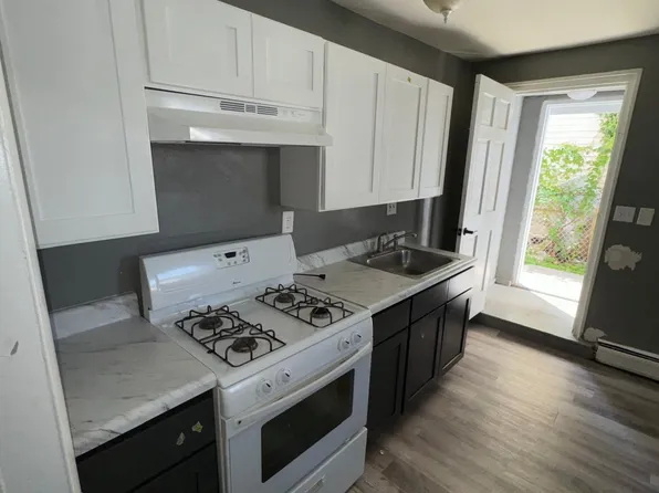 275 Lexington Ave APT 2, Bridgeport, CT 06604