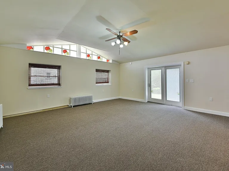 422 Willow Grove Ave — Photo 17