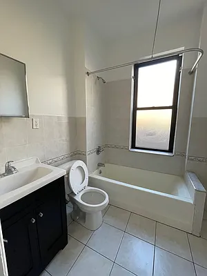 Rented by NYC LUXURY APT RENTALS CO LLC | media 3