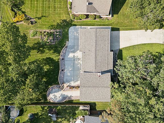3rd image of 13426 S Forest Ln