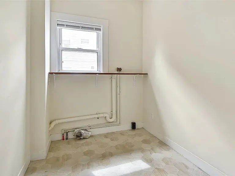 173 School St — Photo 17