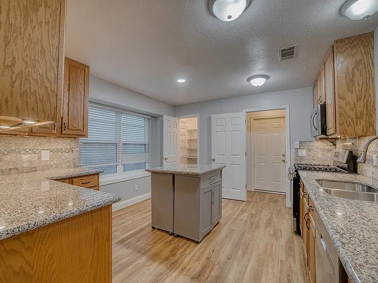 13639 Harpers Bridge Dr — Photo 10