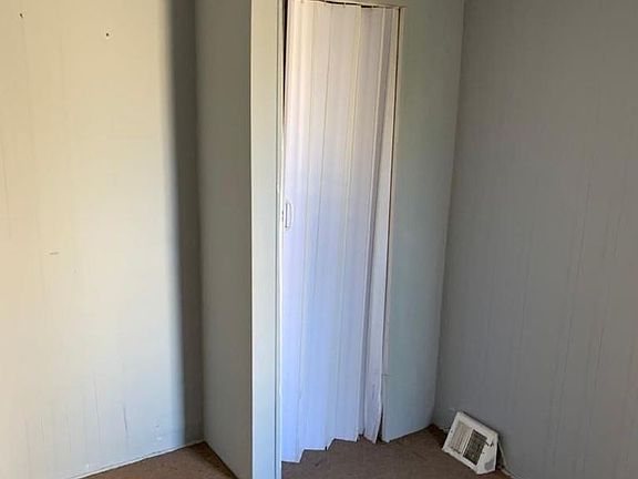 4th image of 5337 Grays Ave