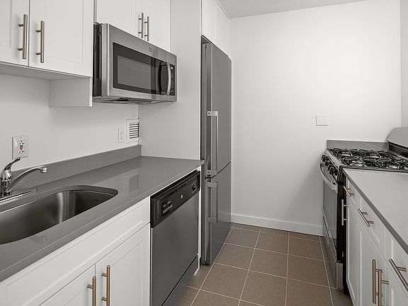 5th image of 101 W 90th St APT 15G