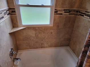 19625 Meier St, Roseville, MI 48066
