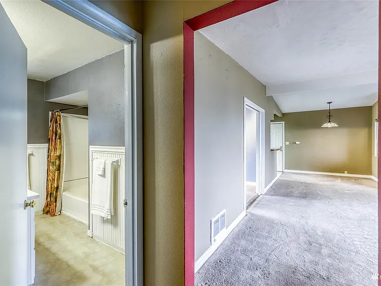 26163 Iowa Ave NE — Photo 9