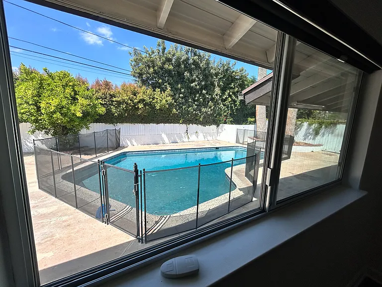 23723 Oxnard St — Photo 18