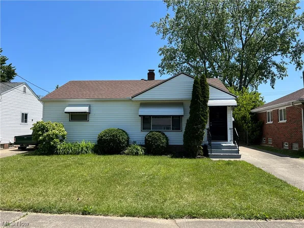 303 Gayle Dr, Sheffield Lake, OH 44054