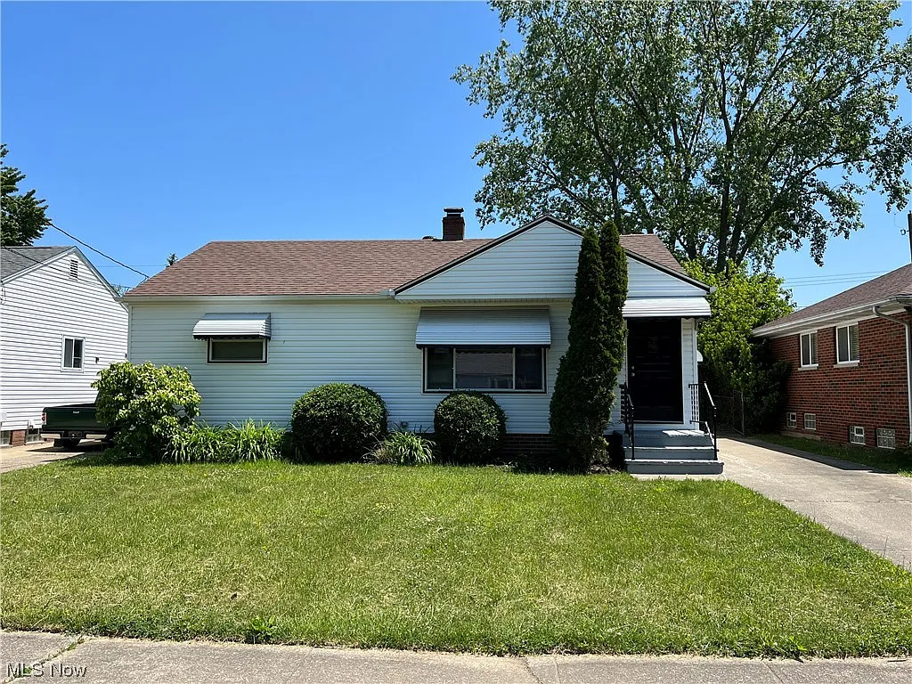 303 Gayle Dr photo 1
