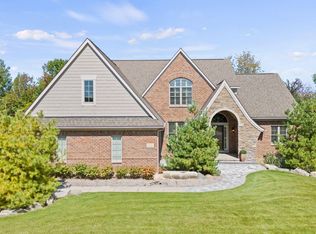 4128 Binghampton Ct, Clarkston, MI 48348