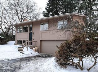 2774 N Maple Rd, Ann Arbor, MI 48103