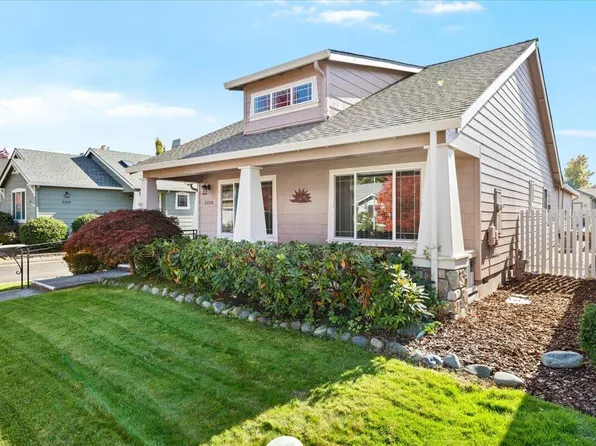 3326 Edgewater Dr, Medford, OR 97504