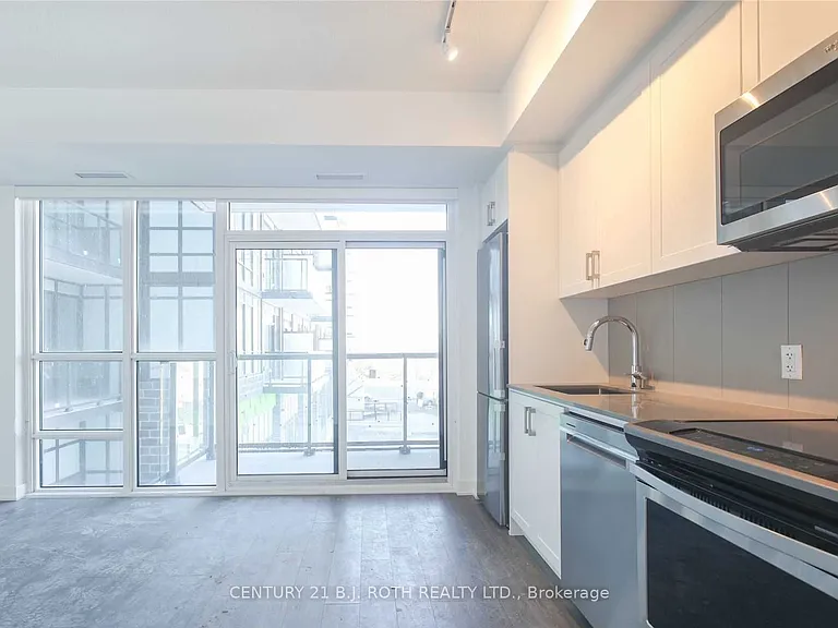 681 Yonge St N #201 — Photo 3