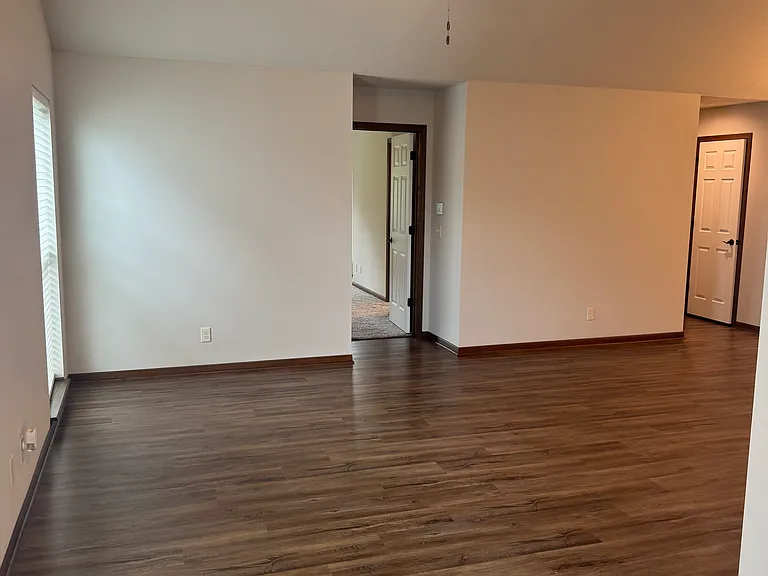 6349 S 7th Pl — Photo 7