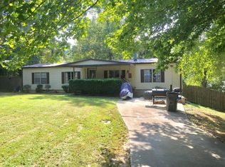 130 Valley Dr, Loganville, GA 30052