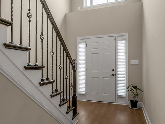 4th image of 528 Lorenzo Pl