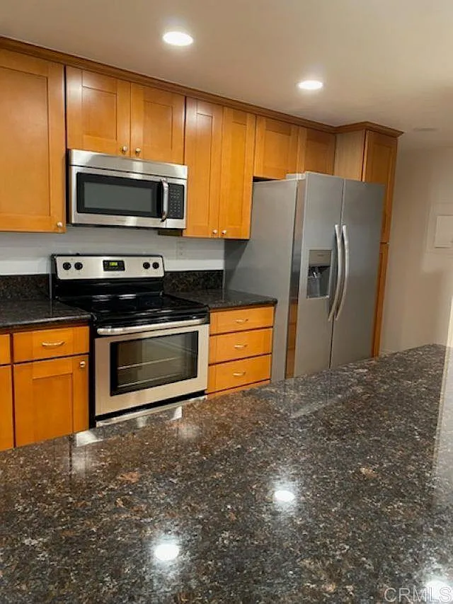2 bed, 1208 sqft, $4,400 — Photo 2