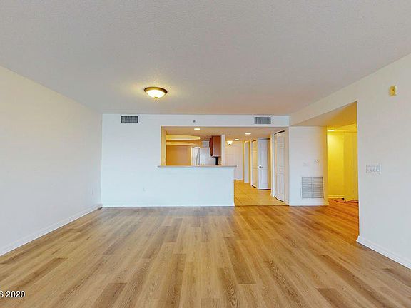 3rd image of 7028 Sevilla Ct Unit 403