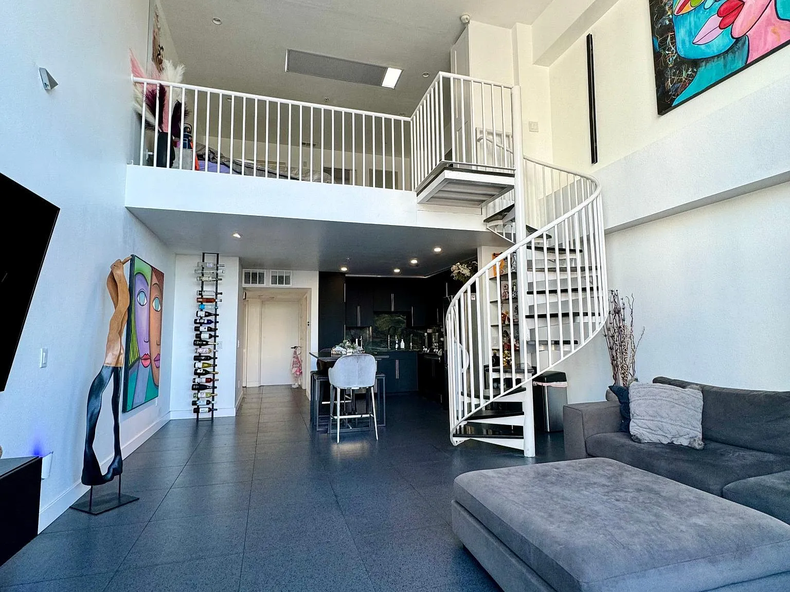 221 Island Ave — Photo 2