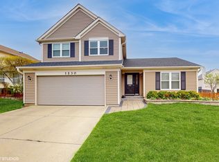 1230 Goldenrod Ln, Hoffman Estates, IL 60192