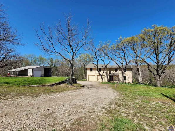 10730 SE Berryton Rd, Berryton, KS 66409