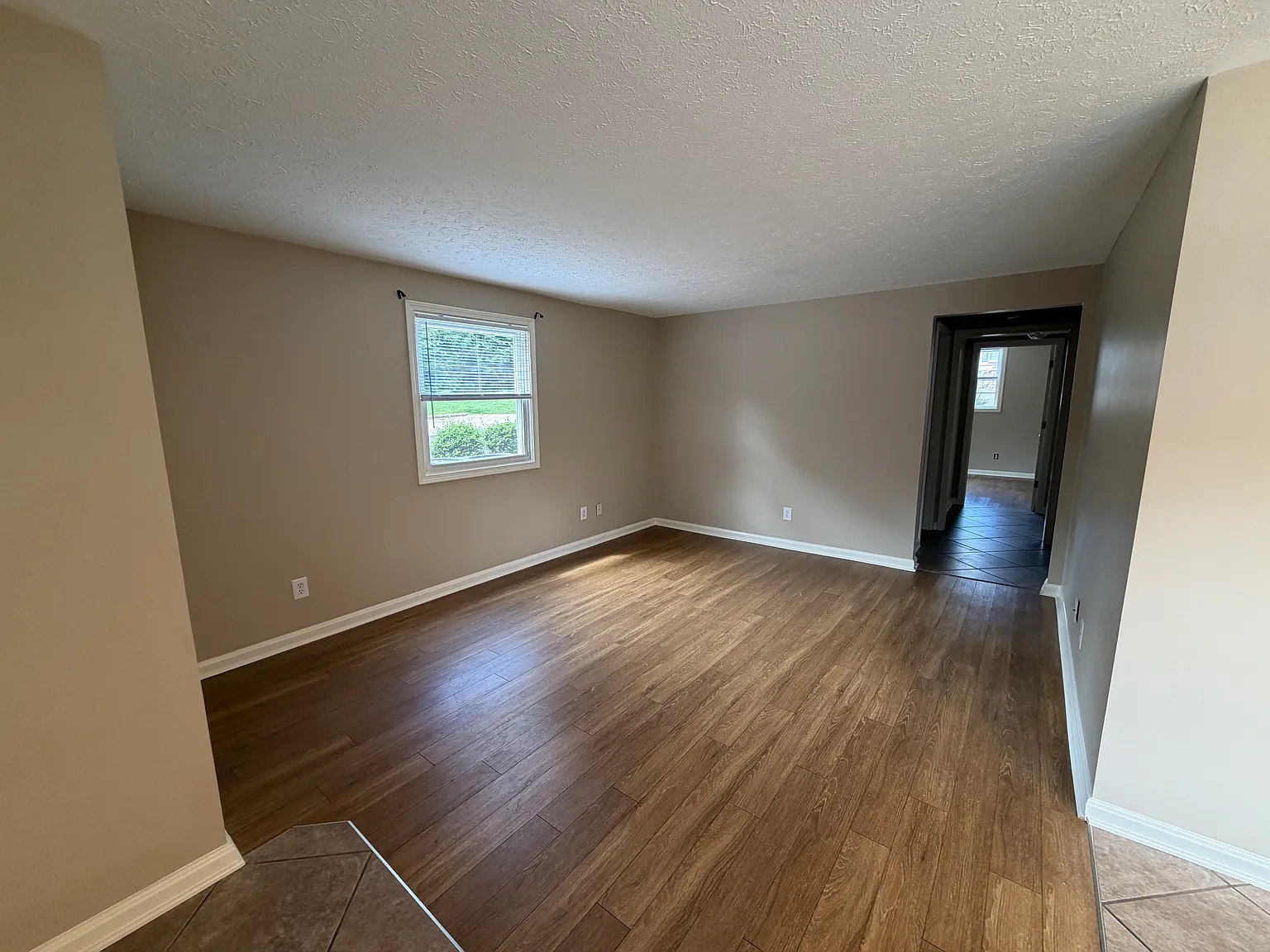 2 bed, 850 sqft, $1,100 — Photo 2