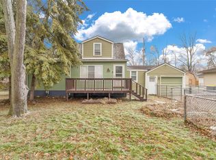6522 Saline Dr, Waterford, MI 48329