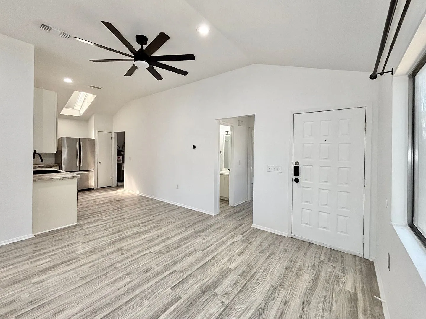 Gorgeous one-story home! — Photo 2