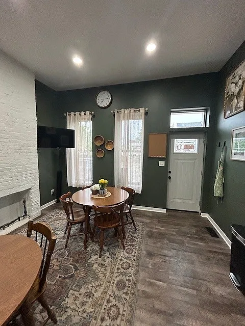 108 S Hart St #1