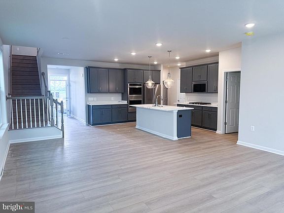 4th image of 112 Zinnia Ln